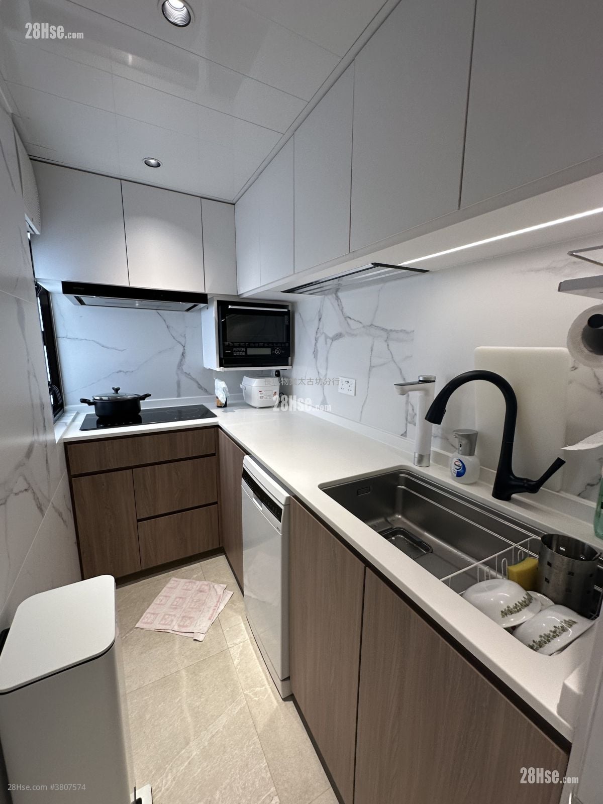 Hoi Kwong Court Sell 3 Bedrooms , 1 Bathroom 639 ft²