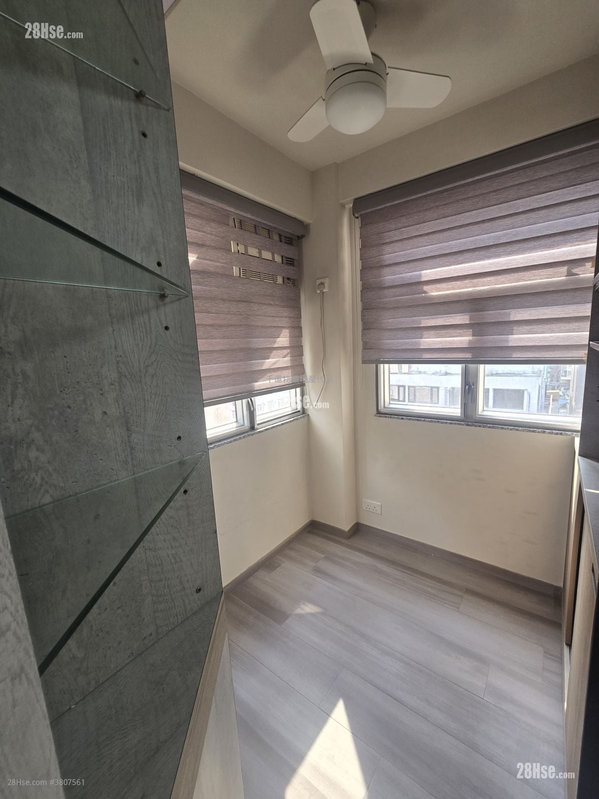 威信大厦 租盘 1 房 284 平方尺