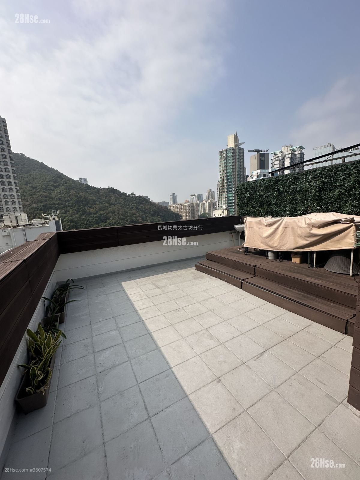 Hoi Kwong Court Sell 3 Bedrooms , 1 Bathroom 639 ft²