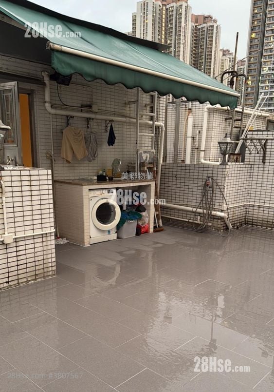 rooftoop: Eden Garden Rental 3 Bedrooms , 2 Bathrooms 1,077 ft²