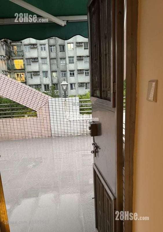 rooftoop: Eden Garden Rental 3 Bedrooms , 2 Bathrooms 1,077 ft²