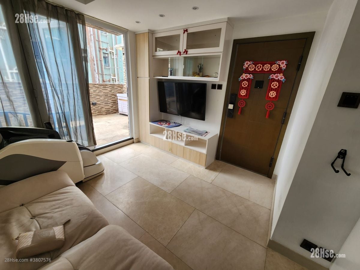 Golden Mansion Rental 2 Bedrooms , 1 Bathroom 428 ft²