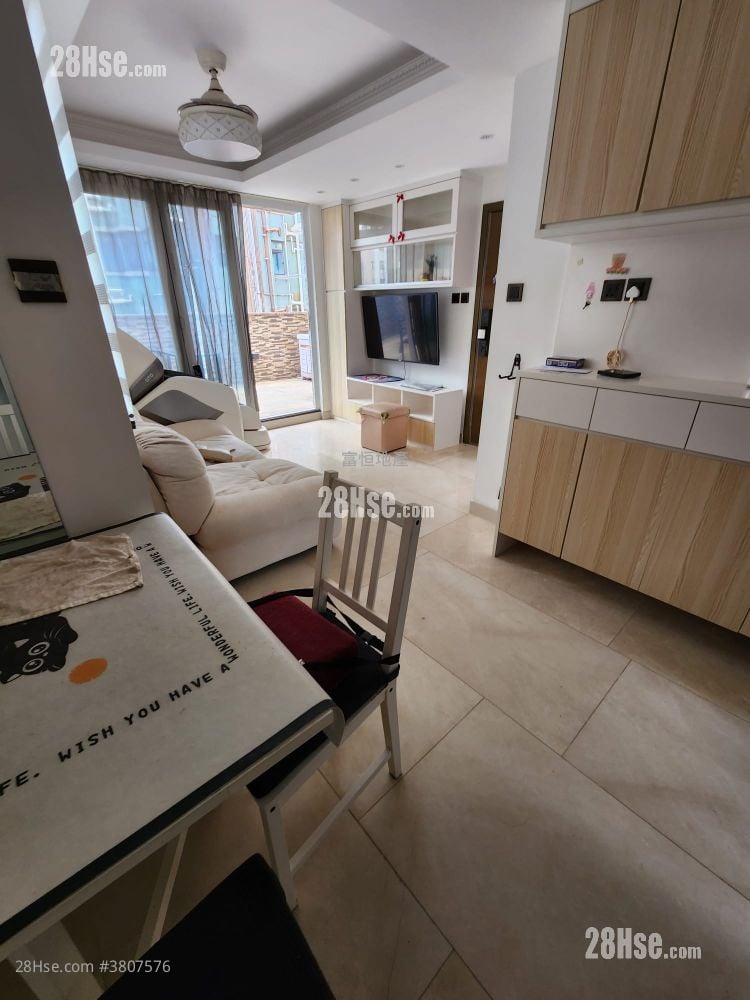 Golden Mansion Rental 2 Bedrooms , 1 Bathroom 428 ft²