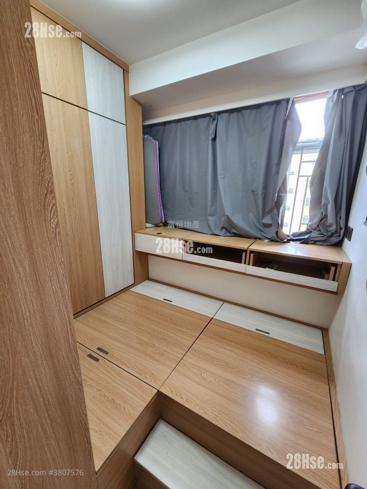 Golden Mansion Rental 2 Bedrooms , 1 Bathroom 428 ft²