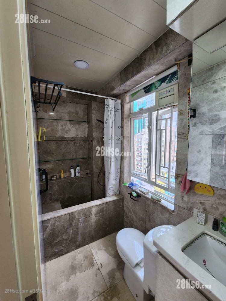 Golden Mansion Rental 2 Bedrooms , 1 Bathroom 428 ft²