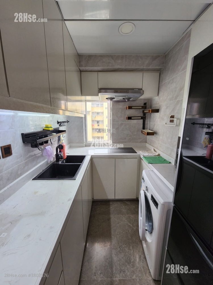 Golden Mansion Rental 2 Bedrooms , 1 Bathroom 428 ft²