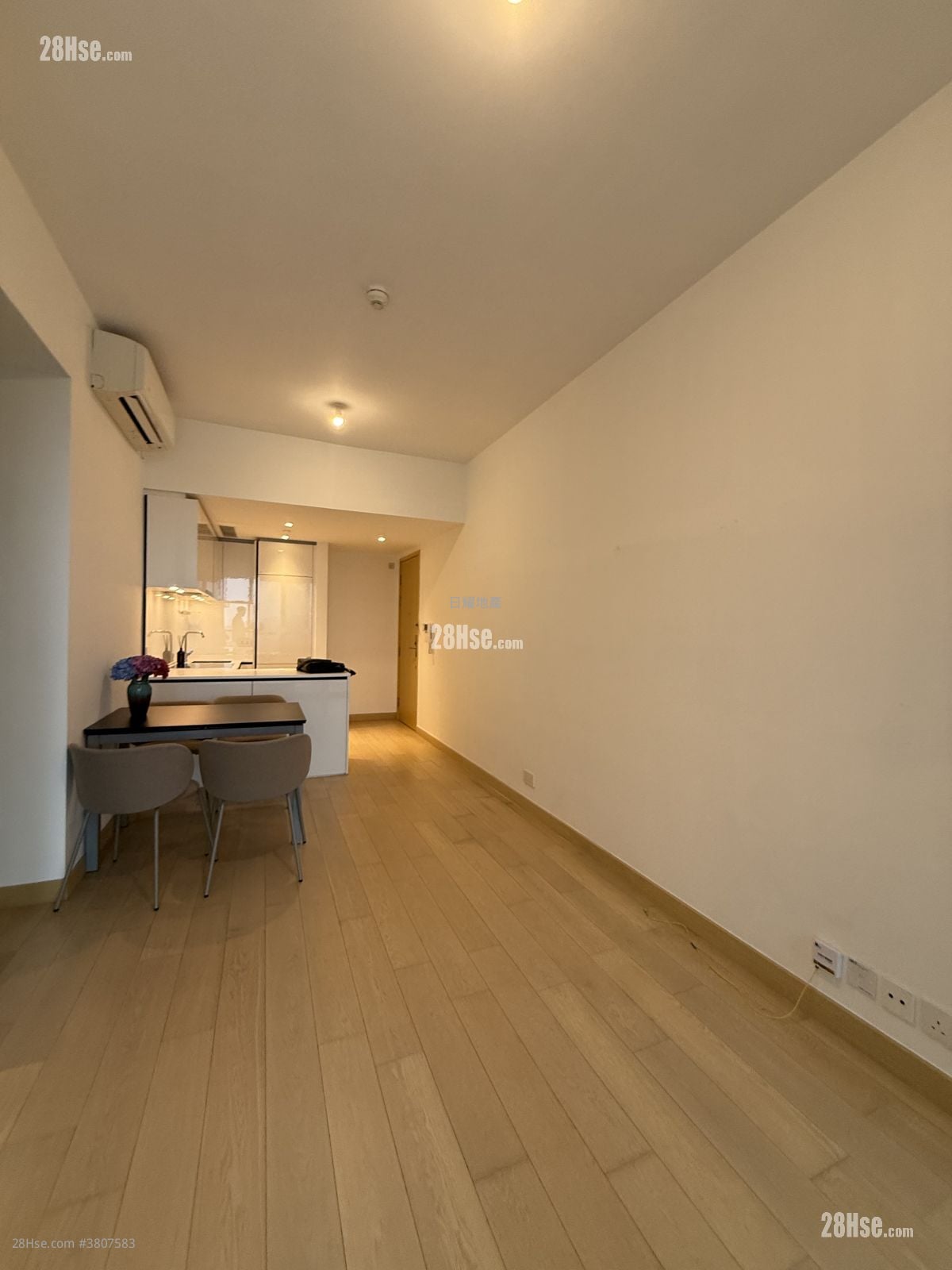 Marini Rental 3 Bedrooms , 1 Bathroom 598 ft²