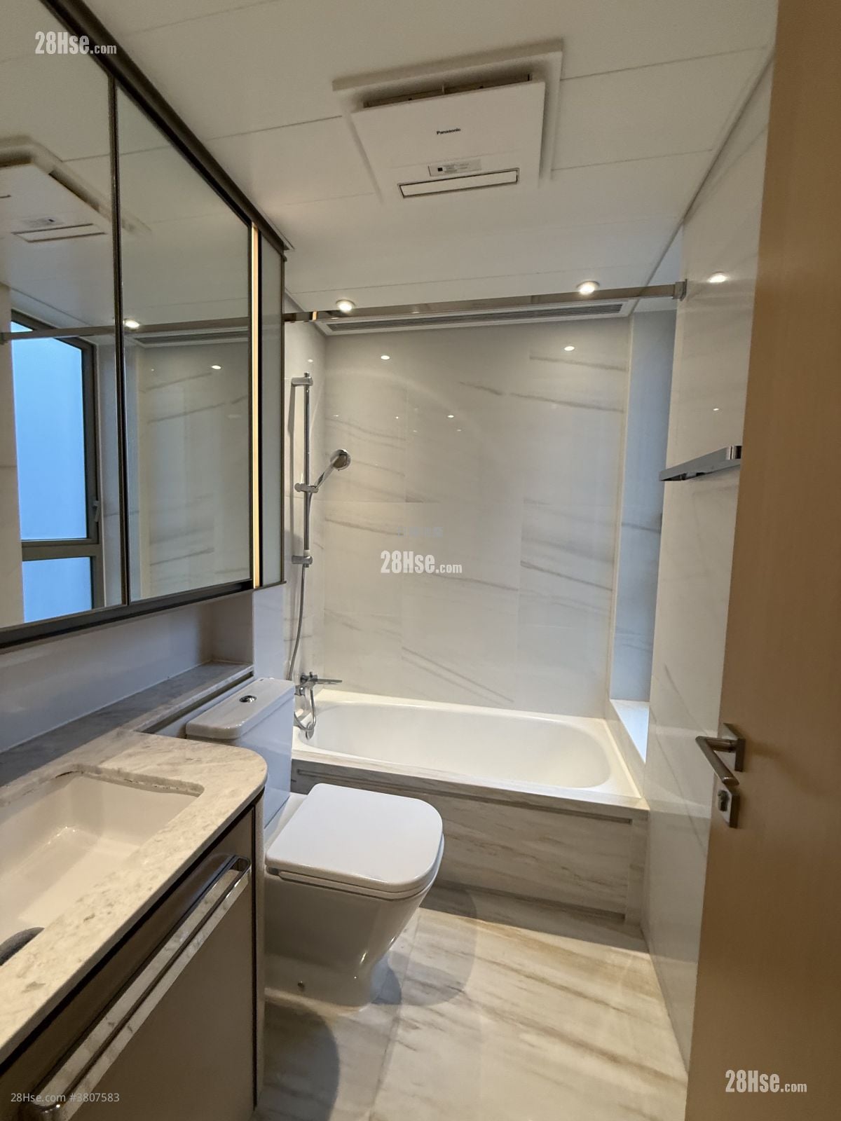 Marini Rental 3 Bedrooms , 1 Bathroom 598 ft²