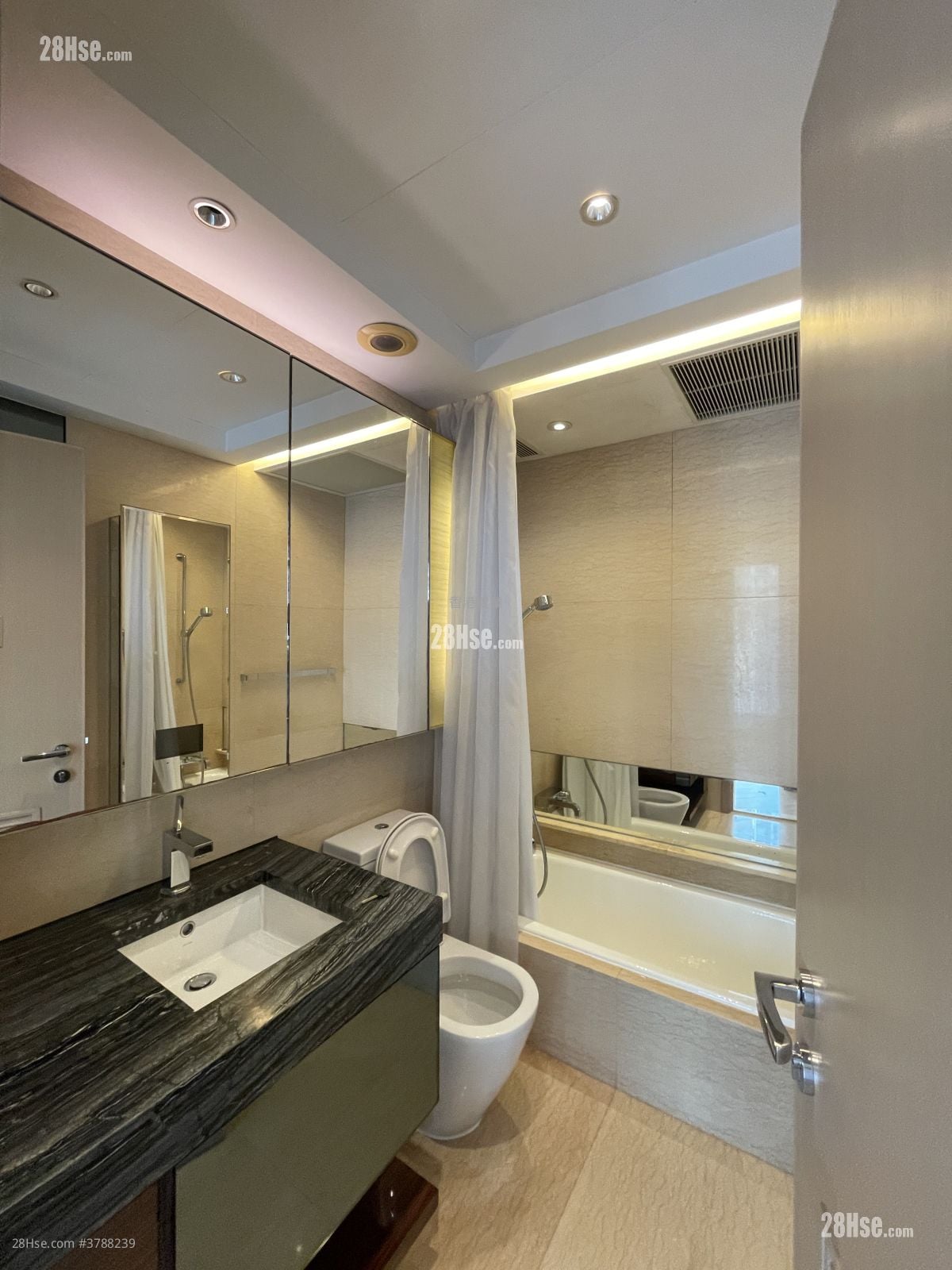 天玺 租盘 2 房 , 2 浴室 640 平方尺