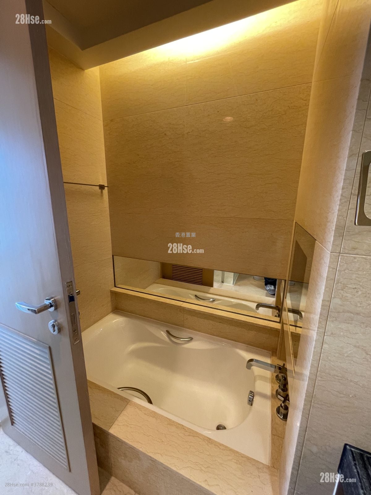 天玺 租盘 2 房 , 2 浴室 640 平方尺