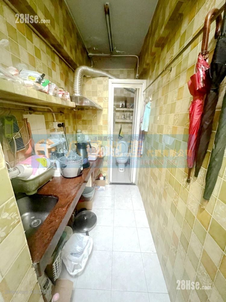 Wing Lung Building Sell 3 Bedrooms , 1 Bathroom 488 ft²