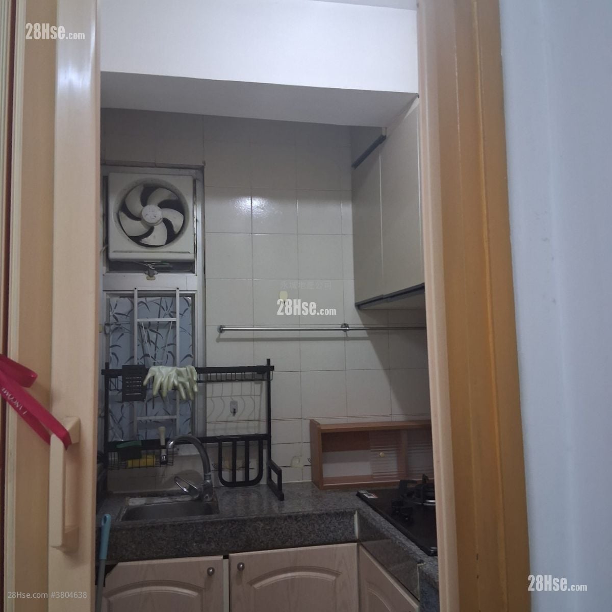 Manor Centre Rental 2 Bedrooms , 1 Bathroom 310 ft²