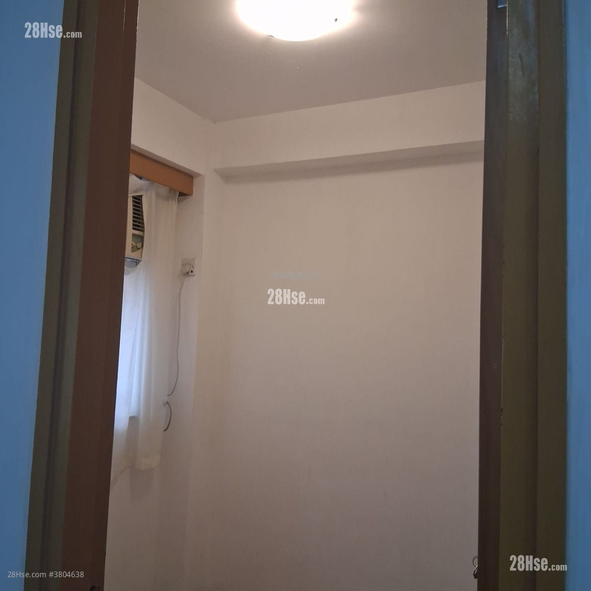 Manor Centre Rental 2 Bedrooms , 1 Bathroom 310 ft²