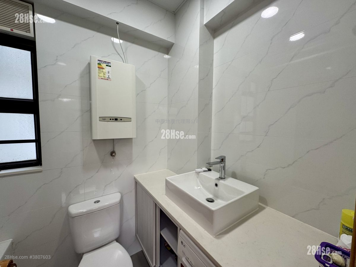 Lok Lam Garden Sell 3 Bedrooms 755 ft²