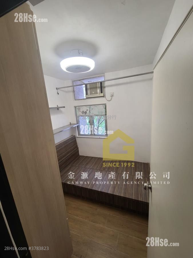 King Lai Court Sell 2 Bedrooms , 1 Bathroom 554 ft²