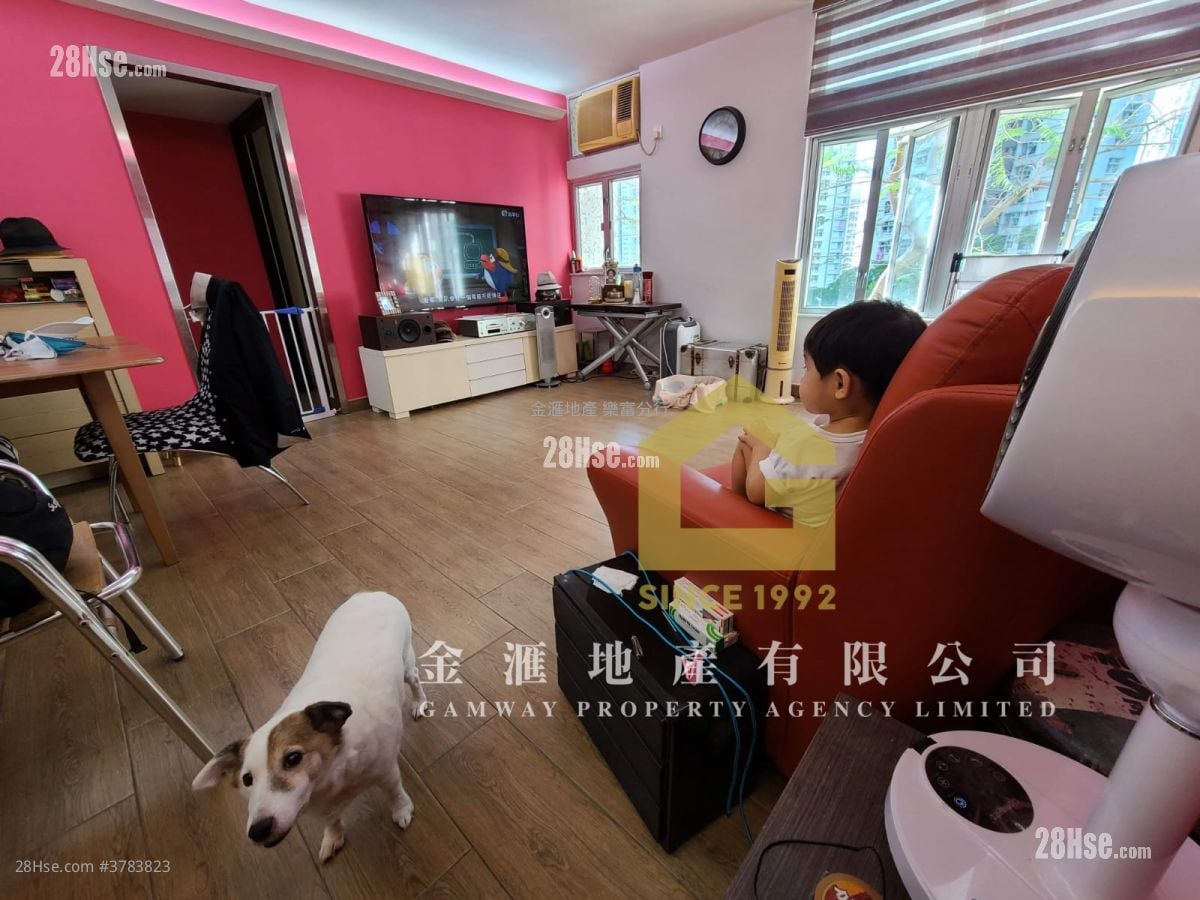 King Lai Court Sell 2 Bedrooms , 1 Bathroom 554 ft²