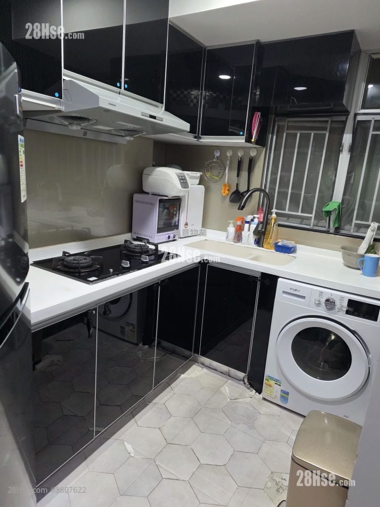 Cascades Sell 2 Bedrooms , 1 Bathroom 475 ft²