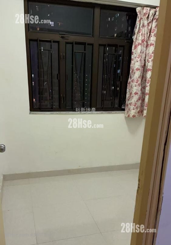 葵华大厦 租盘 2 房 , 1 浴室 410 平方尺