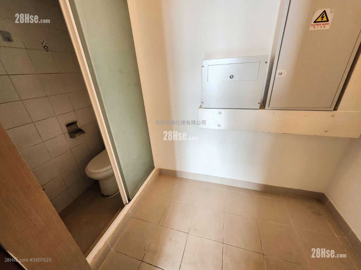 Cullinan West Sell 4 Bedrooms , 3 Bathrooms 1,342 ft²