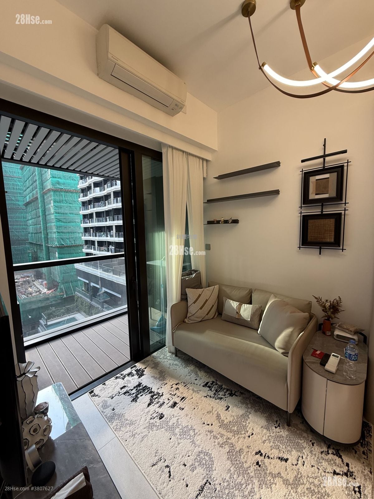 Baker Circle Greenwich Sell 264 ft²