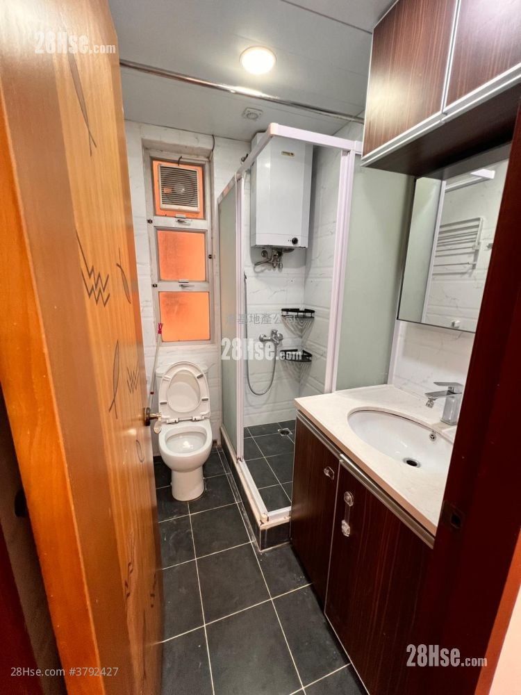 Amoy Gardens Rental 2 Bedrooms , 1 Bathroom 375 ft²