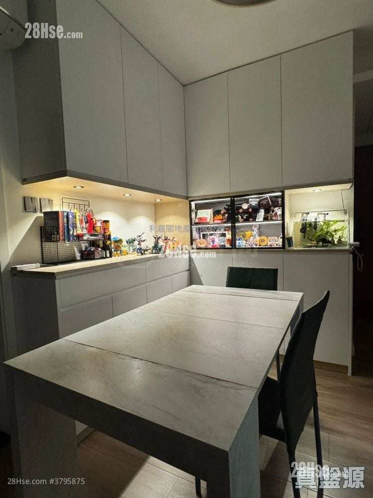 The Grandiose Rental 3 Bedrooms , 2 Bathrooms 671 ft²