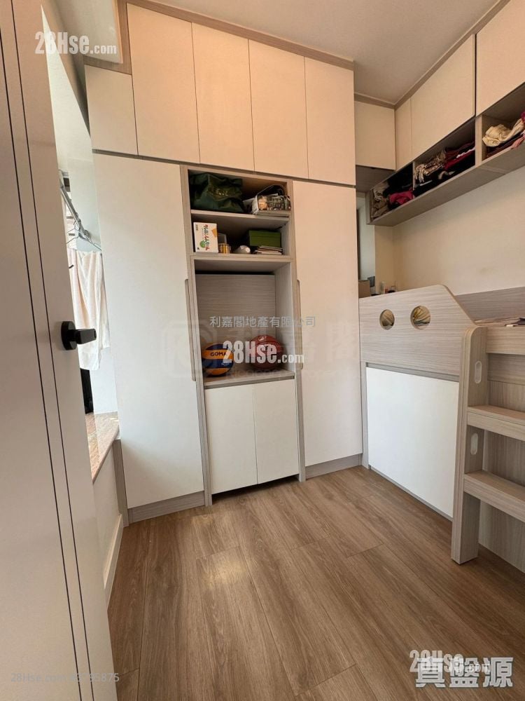 The Grandiose Rental 3 Bedrooms , 2 Bathrooms 671 ft²