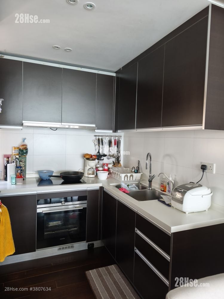 厨房: 珀丽湾 售盘 4 房 , 3 浴室 1,129 平方尺