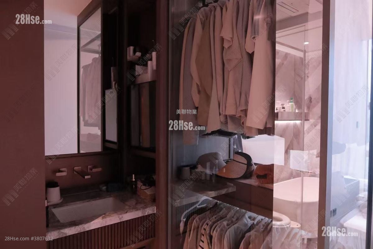 The Knightsbridge Rental 3 Bedrooms , 3 Bathrooms 1,085 ft²