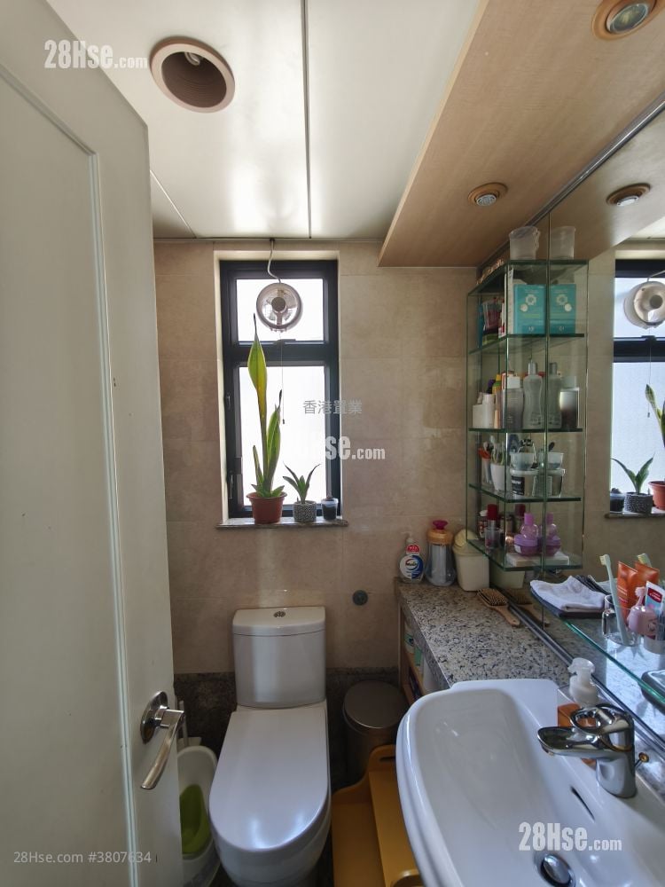 浴室: 珀丽湾 售盘 4 房 , 3 浴室 1,129 平方尺