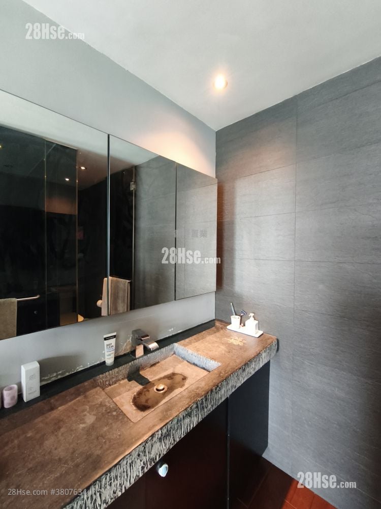 主人房: 珀丽湾 售盘 4 房 , 3 浴室 1,129 平方尺