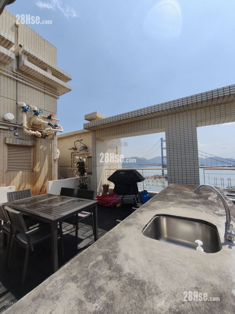 天台: 珀丽湾 售盘 4 房 , 3 浴室 1,129 平方尺