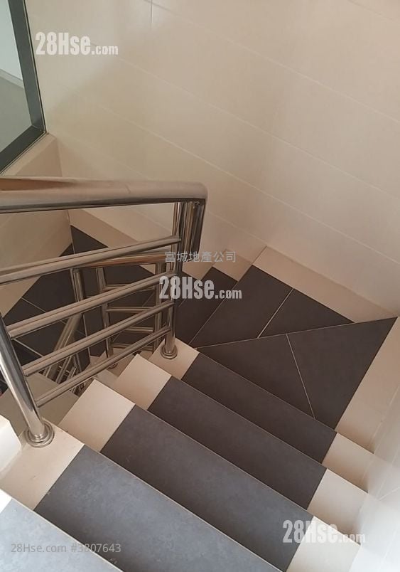 村屋 租盤 2 房 , 2 浴室 630 平方呎