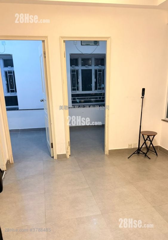 Tsing Yi Garden Rental 2 Bedrooms , 1 Bathroom 343 ft²