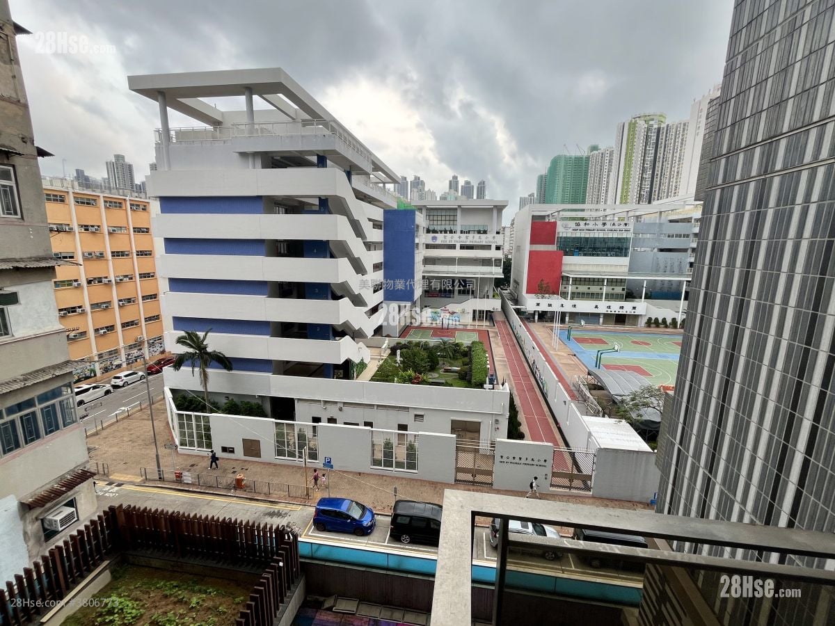 Residence 228 Sell 3 Bedrooms , 1 Bathroom 543 ft²