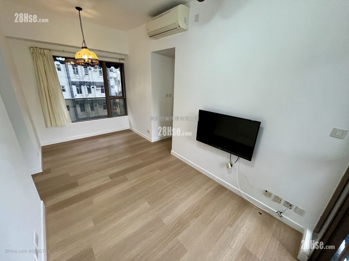 Residence 228 Sell 3 Bedrooms , 1 Bathroom 543 ft²