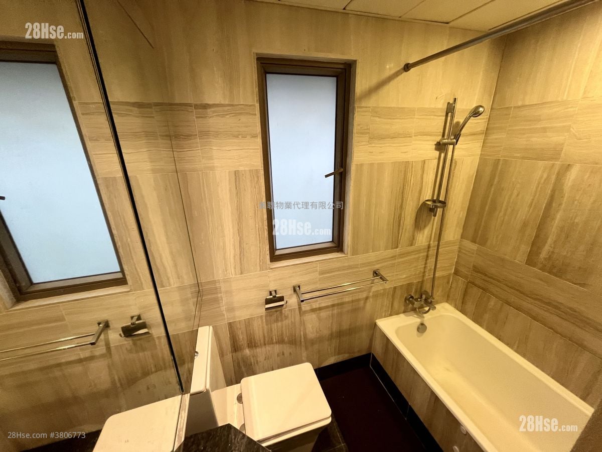 Residence 228 Sell 3 Bedrooms , 1 Bathroom 543 ft²