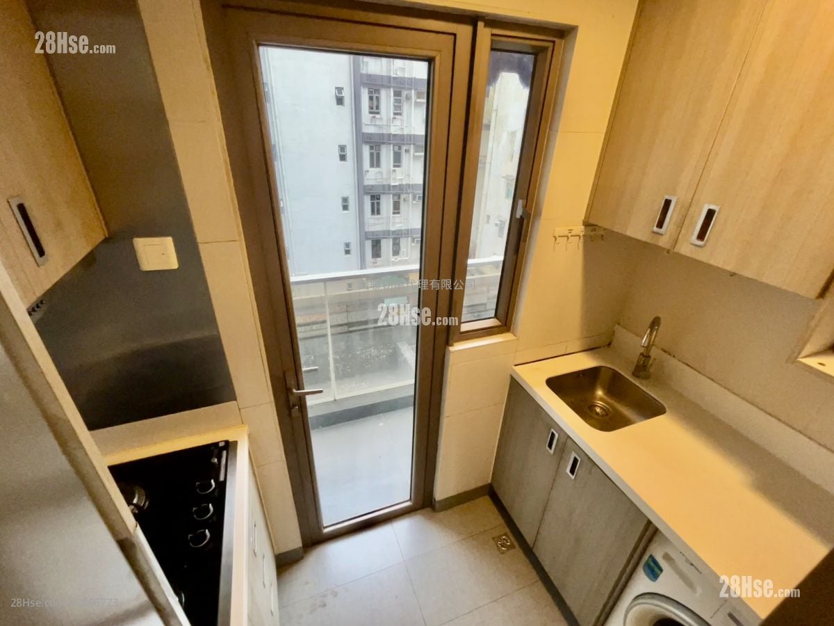 Residence 228 Sell 3 Bedrooms , 1 Bathroom 543 ft²