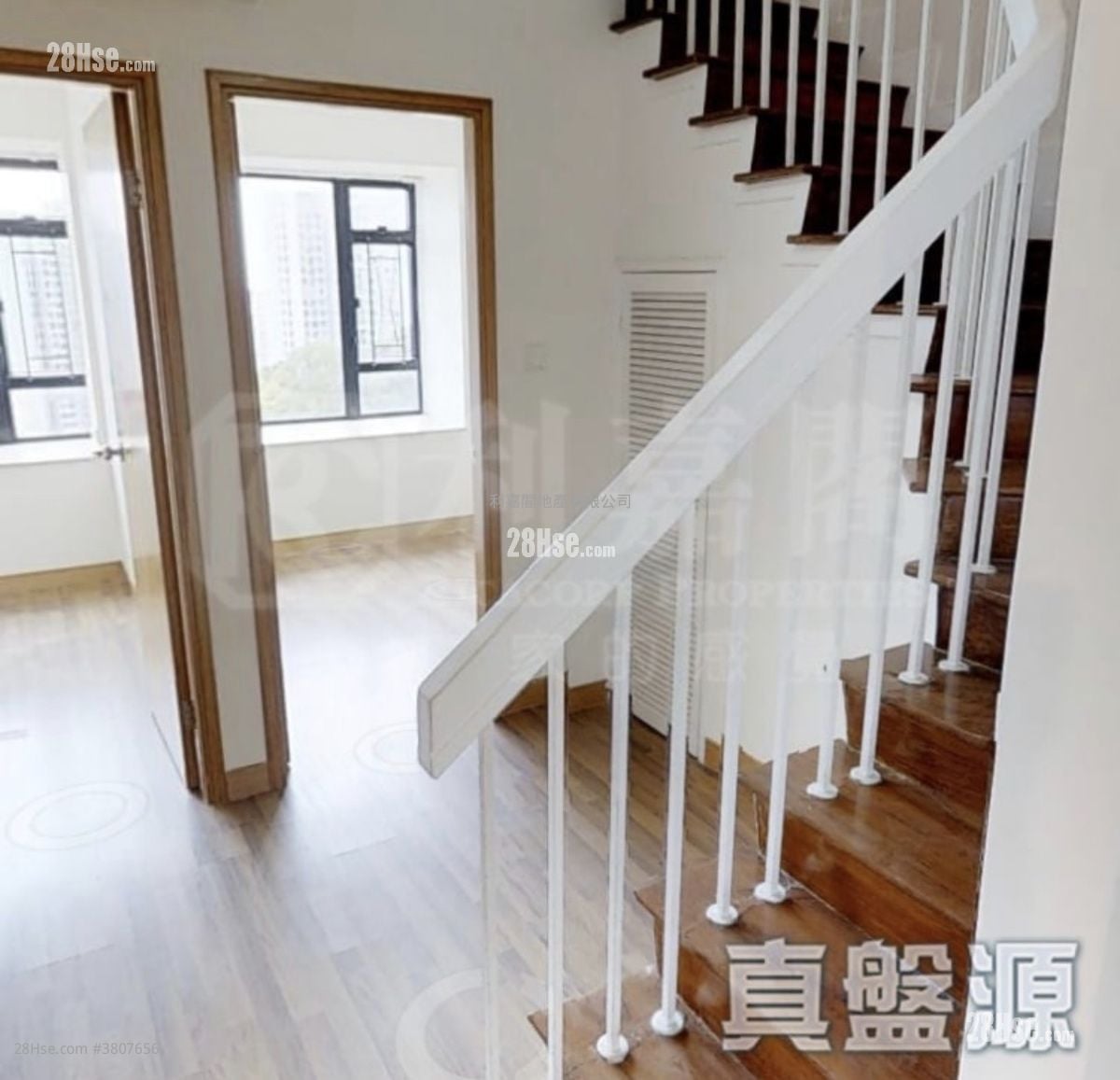 Kornhill Sell 3 Bedrooms 880 ft²