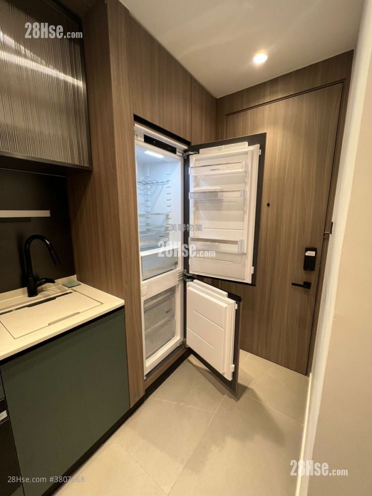 14 Larch Street Rental 269 ft²