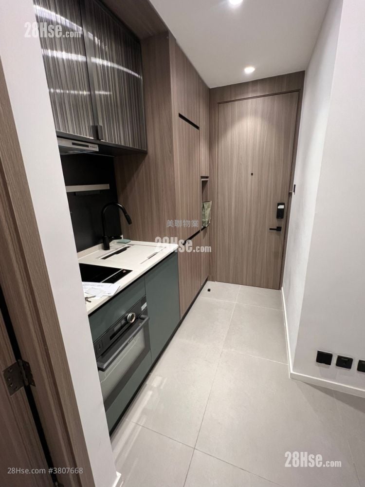 14 Larch Street Rental 269 ft²