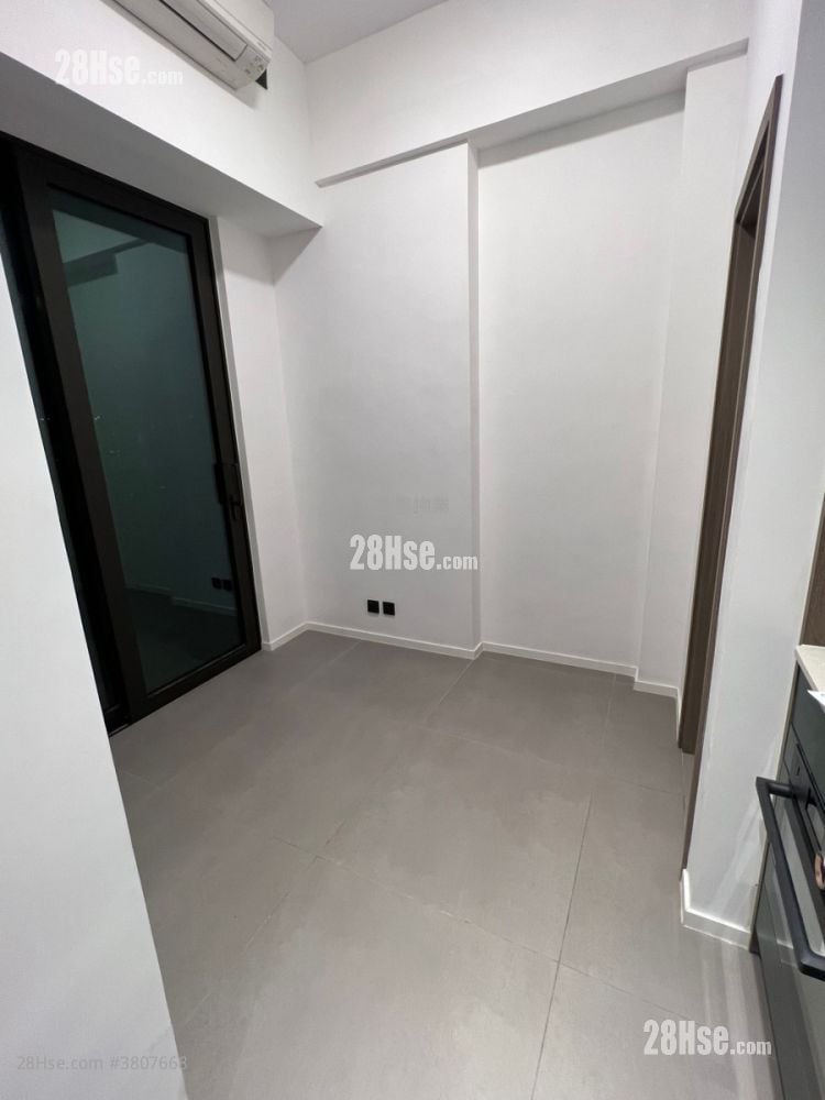 14 Larch Street Rental 269 ft²