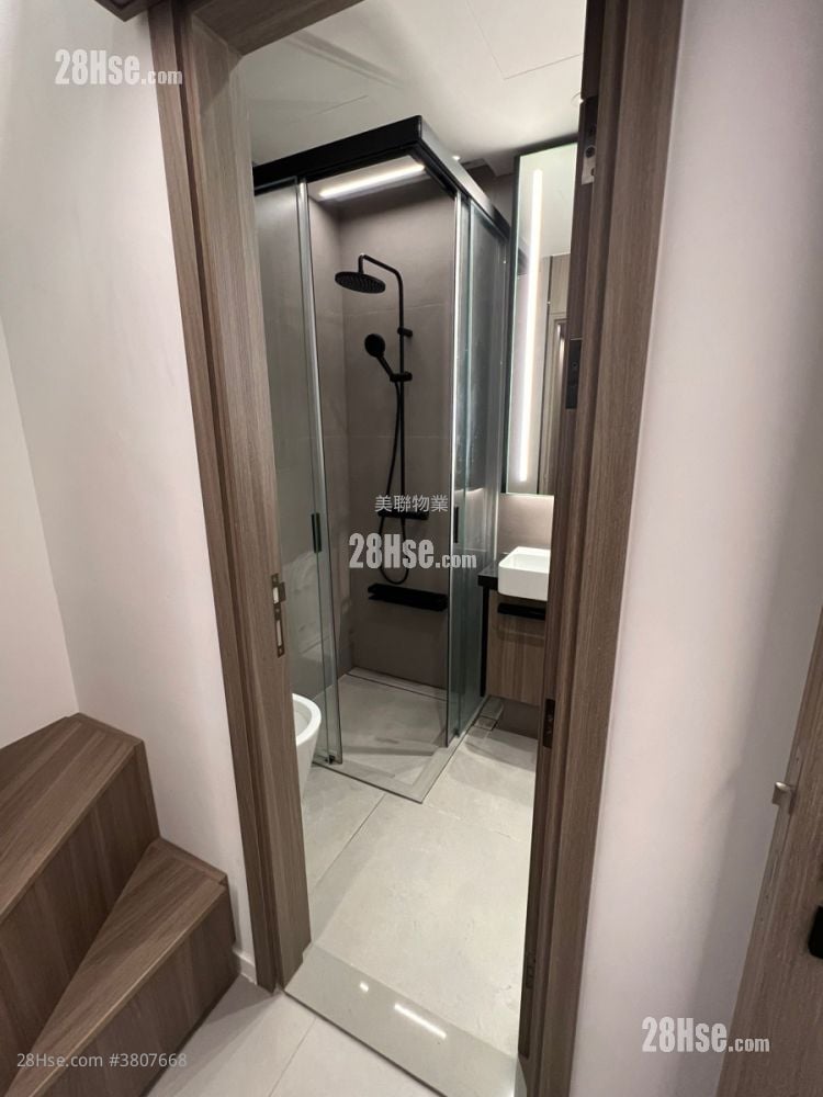 14 Larch Street Rental 269 ft²