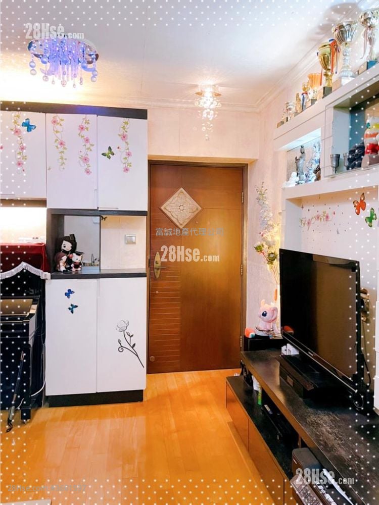 Hilltop Gardens Sell 2 Bedrooms , 1 Bathroom 480 ft²