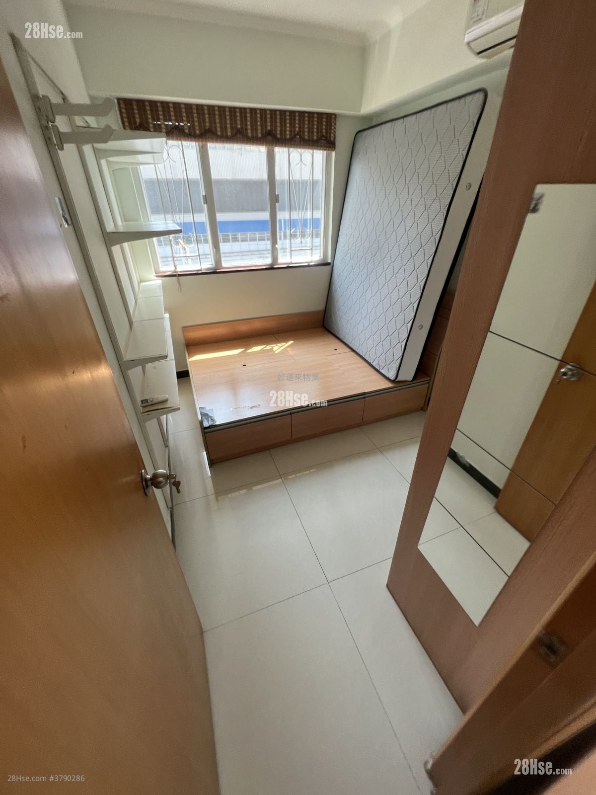 单幢楼房 租盘 3 房 , 1 浴室 542 平方尺