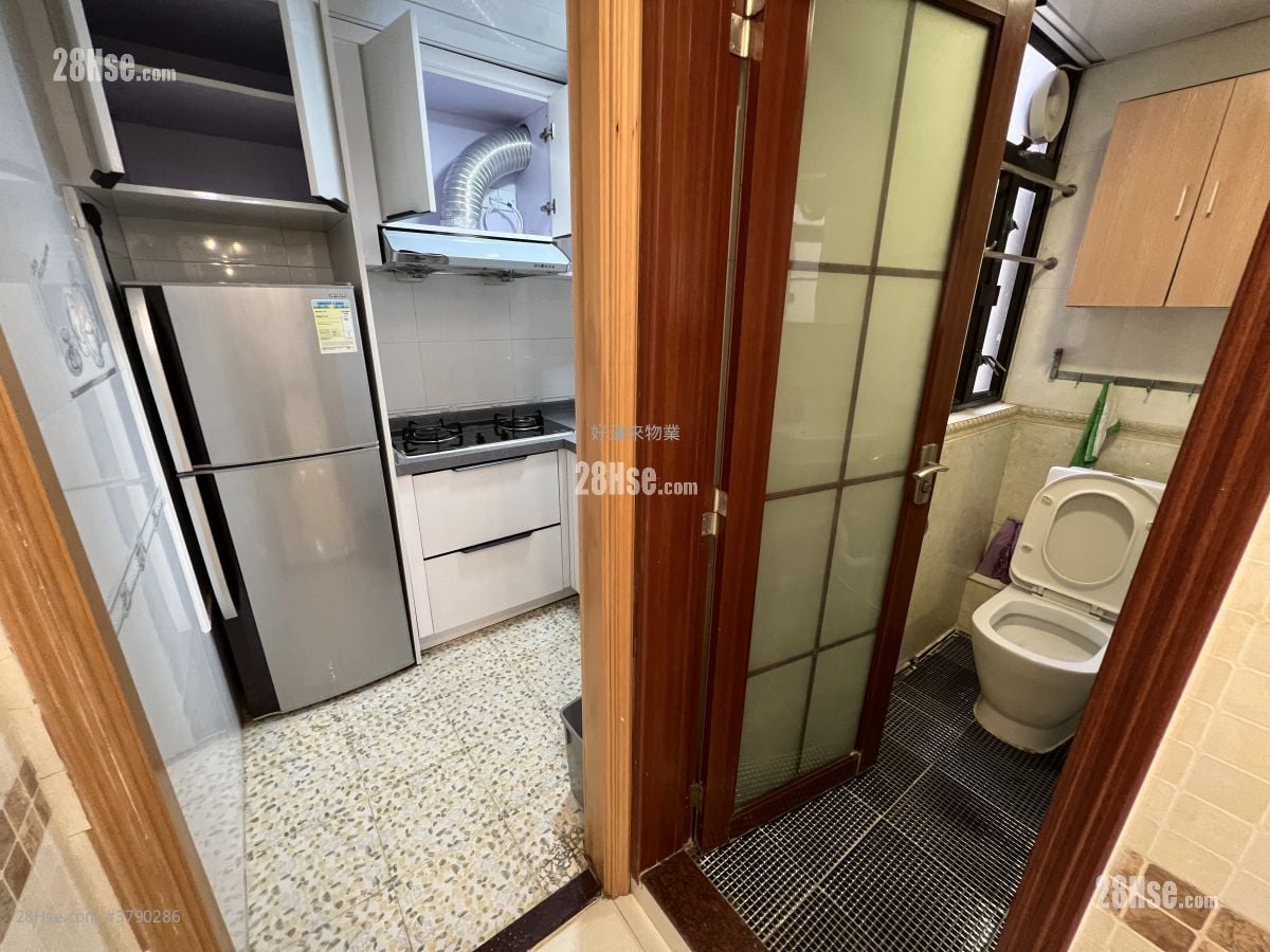 单幢楼房 租盘 3 房 , 1 浴室 542 平方尺