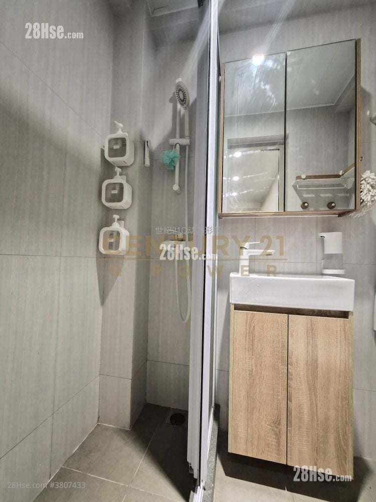 Lee Ga Building Sell 1 Bedroom , 1 Bathroom 337 ft²