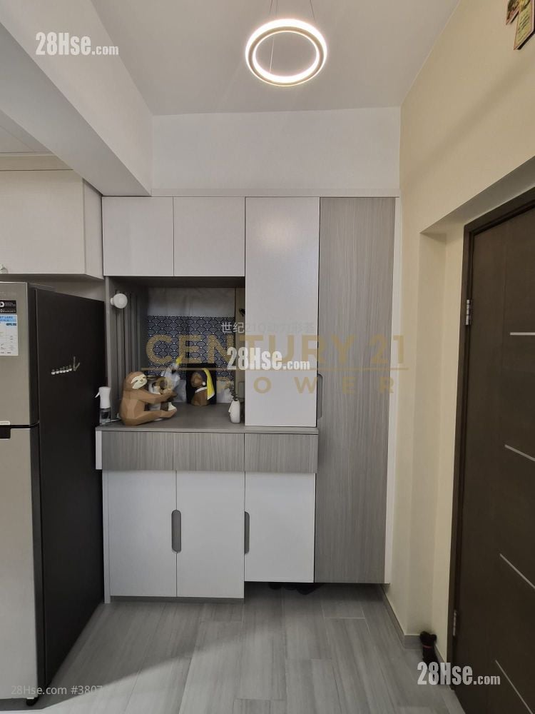 Lee Ga Building Sell 1 Bedroom , 1 Bathroom 337 ft²