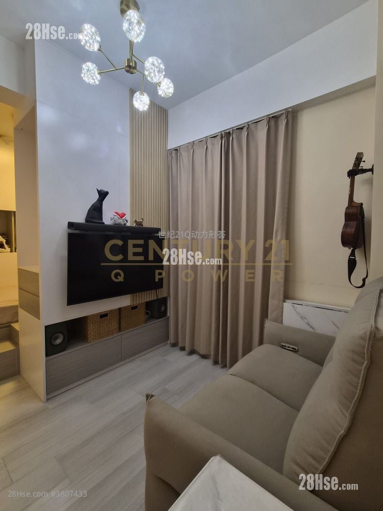 Lee Ga Building Sell 1 Bedroom , 1 Bathroom 337 ft²