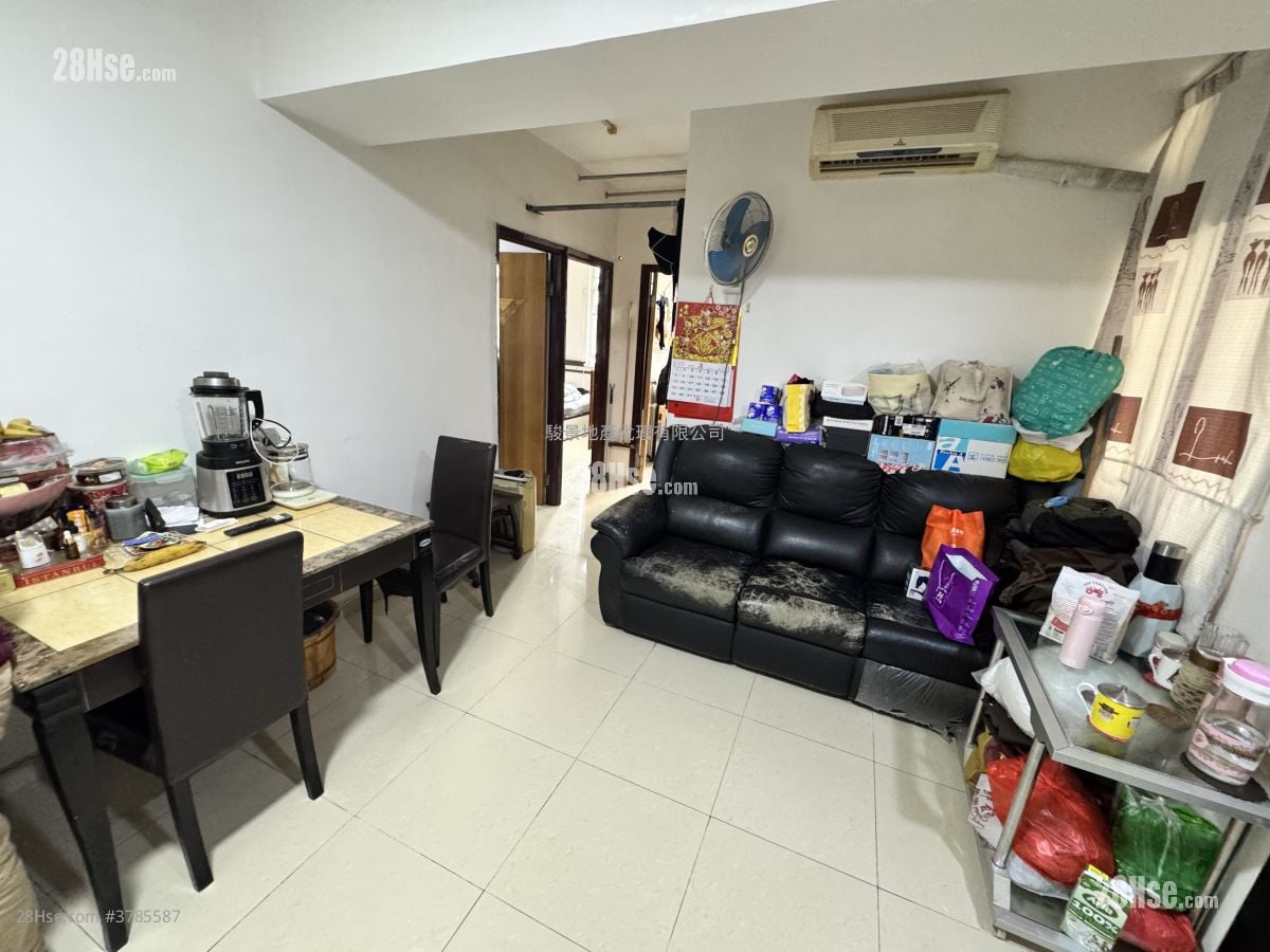 Carson Mansion Sell 3 Bedrooms , 1 Bathroom 522 ft²